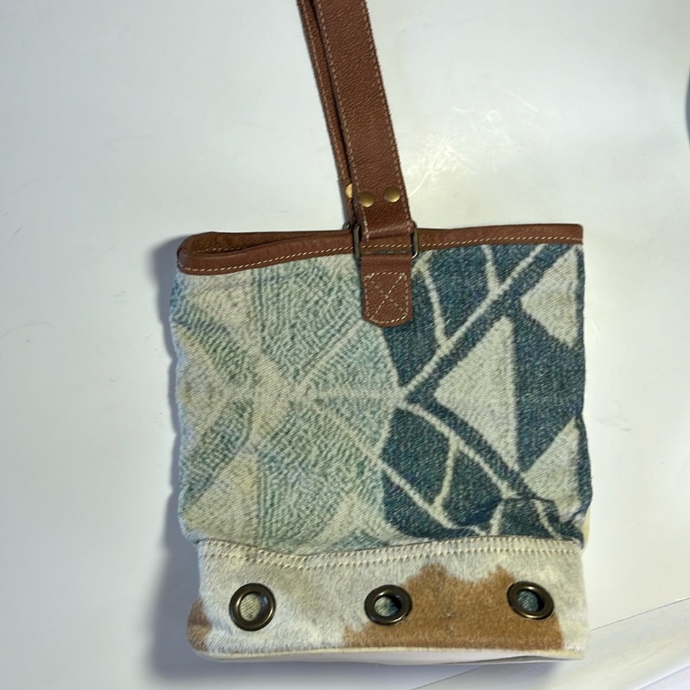 Clea Ray double wine bag repurposed canvas fur handcrafted blue white leather
